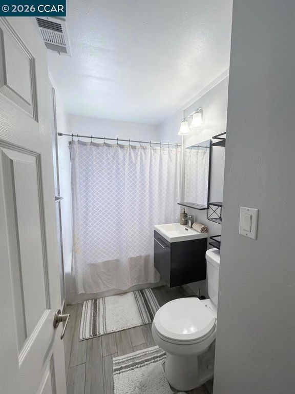 Image 9 of property listing at 1521 Empire, Fairfield, CA 94533