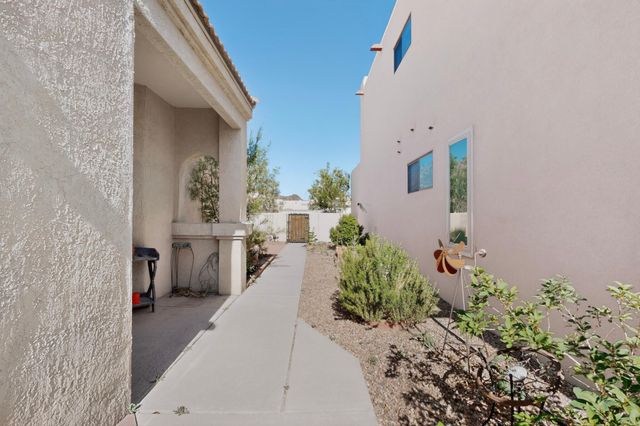331 Serenity Court SE, Albuquerque, NM 87123