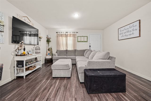 452 Bobbie Street, Mabank, TX 75147
