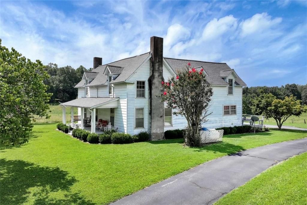 Image 3 of property listing at 4041 Ada Street, Blue Ridge, GA 30513