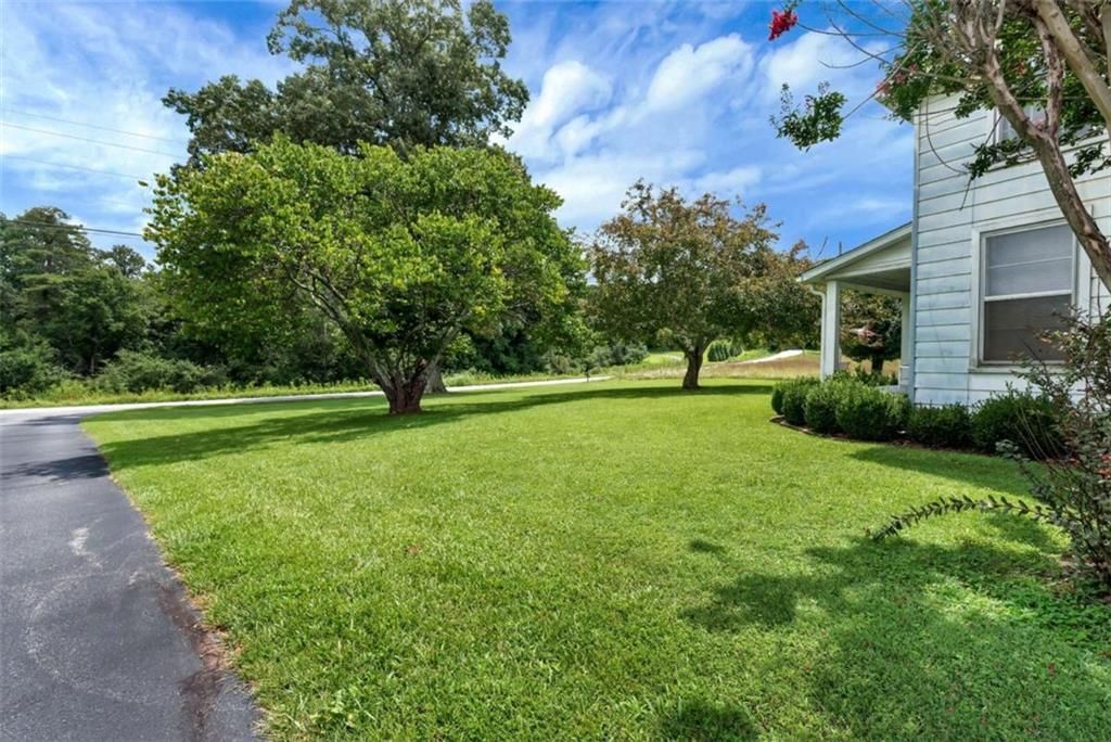 Image 5 of property listing at 4041 Ada Street, Blue Ridge, GA 30513