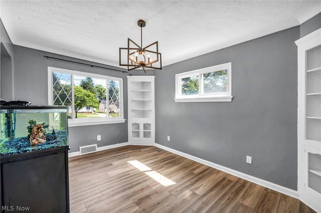 6524 E Pleasant Valley Road, Independence, OH 44131