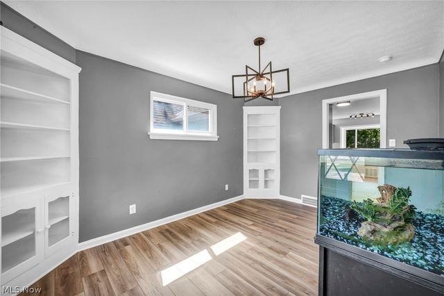 6524 E Pleasant Valley Road, Independence, OH 44131