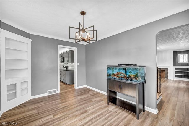 6524 E Pleasant Valley Road, Independence, OH 44131