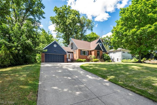 6524 E Pleasant Valley Road, Independence, OH 44131