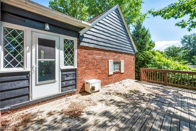 6524 E Pleasant Valley Road, Independence, OH 44131