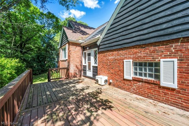6524 E Pleasant Valley Road, Independence, OH 44131