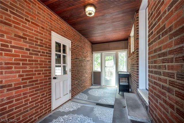 6524 E Pleasant Valley Road, Independence, OH 44131
