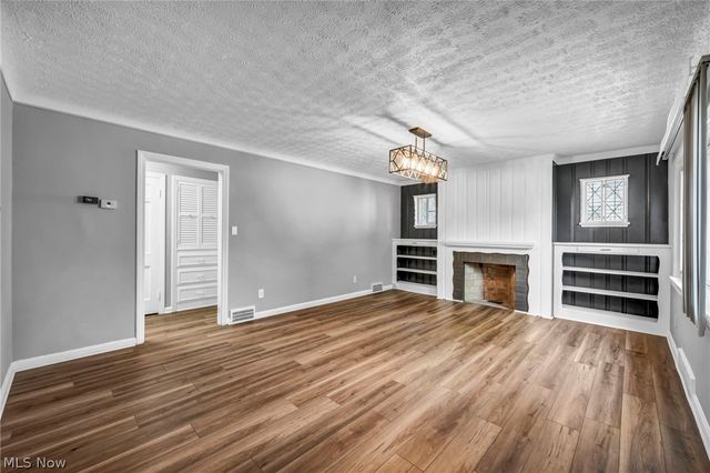 6524 E Pleasant Valley Road, Independence, OH 44131
