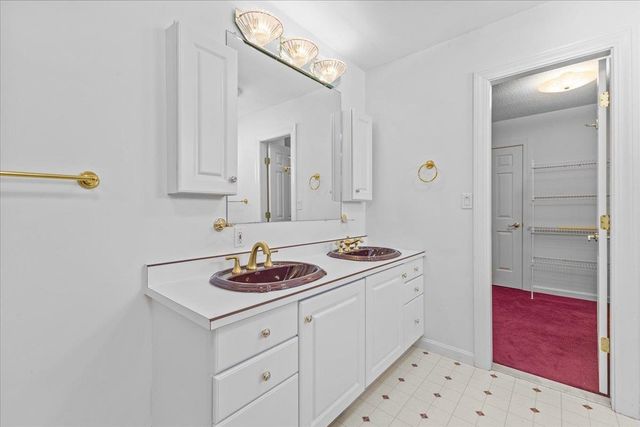 109 Juniper Ridge, Shelburne, VT 05445