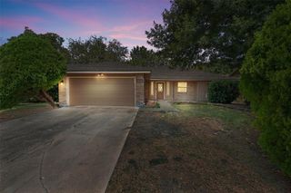 1402 Beth LN, Round Rock, TX 78664
