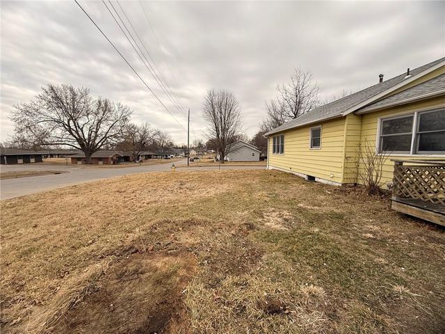 422 S Laura Street, Maryville, MO 64468