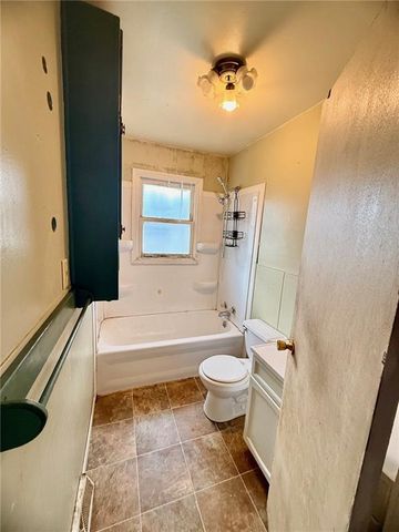 422 S Laura Street, Maryville, MO 64468