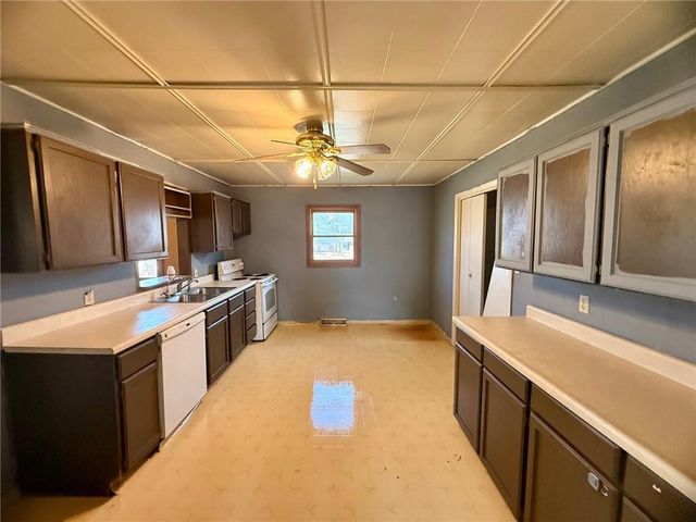 422 S Laura Street, Maryville, MO 64468