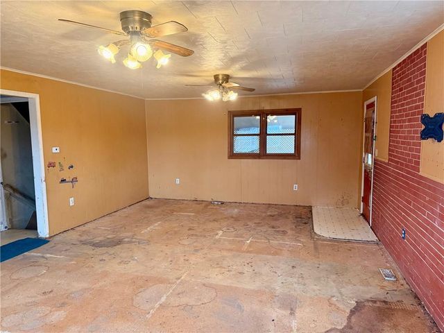 422 S Laura Street, Maryville, MO 64468