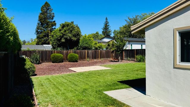 1772 San Luis Avenue, Mountain View, CA 94043