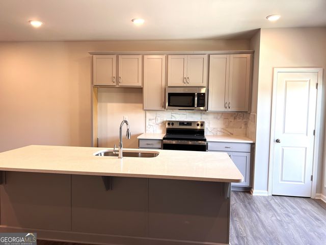 10 Mercury 28, Newnan, GA 30265