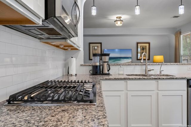 11335 Red Oak Turn, Helotes, TX 78023