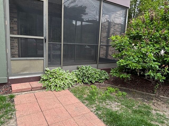 9168 South Road A, Palos Hills, IL 60465