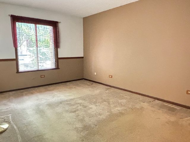 9168 South Road A, Palos Hills, IL 60465