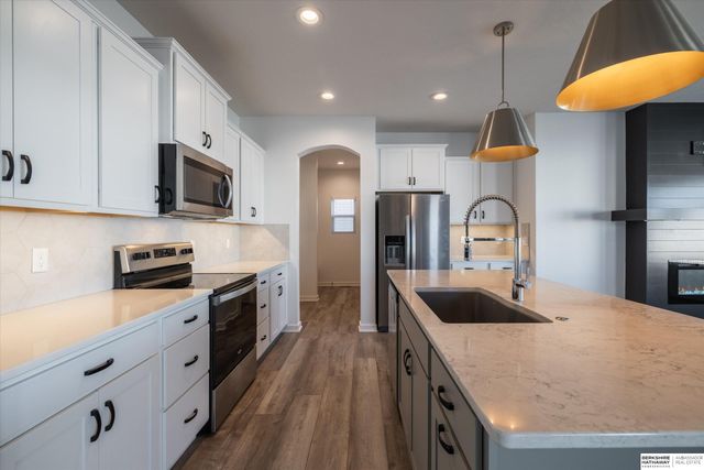 4406 S 212th Street, Omaha, NE 68022