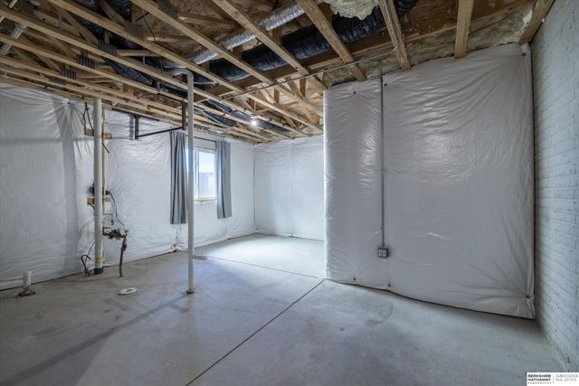 4406 S 212th Street, Omaha, NE 68022