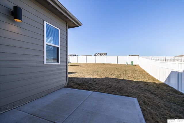 4406 S 212th Street, Omaha, NE 68022