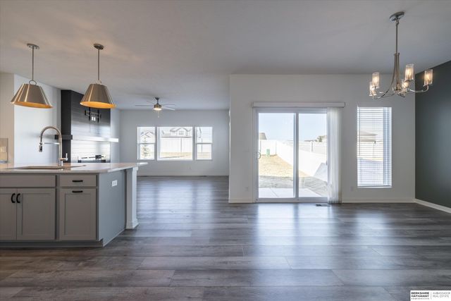 4406 S 212th Street, Omaha, NE 68022