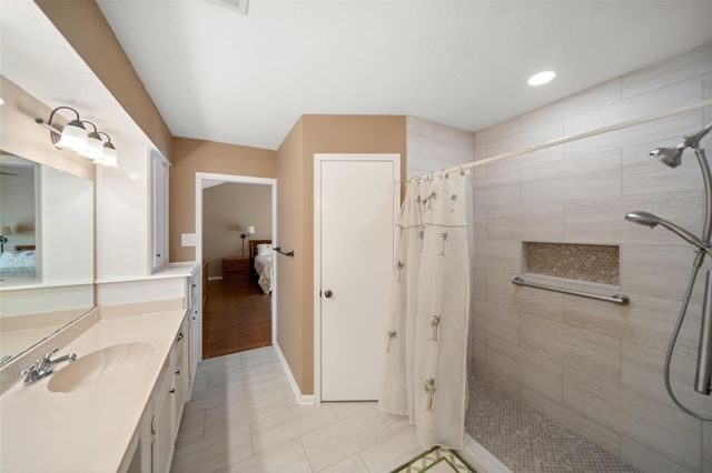 11906 Stillwater Drive, Houston, TX 77070