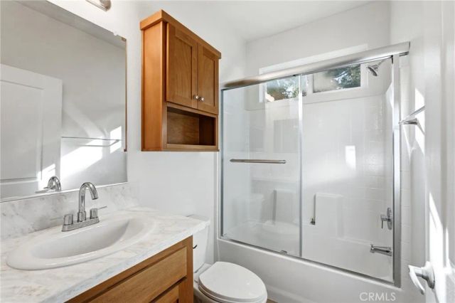 7317 Kelvin Avenue, Winnetka, CA 91306