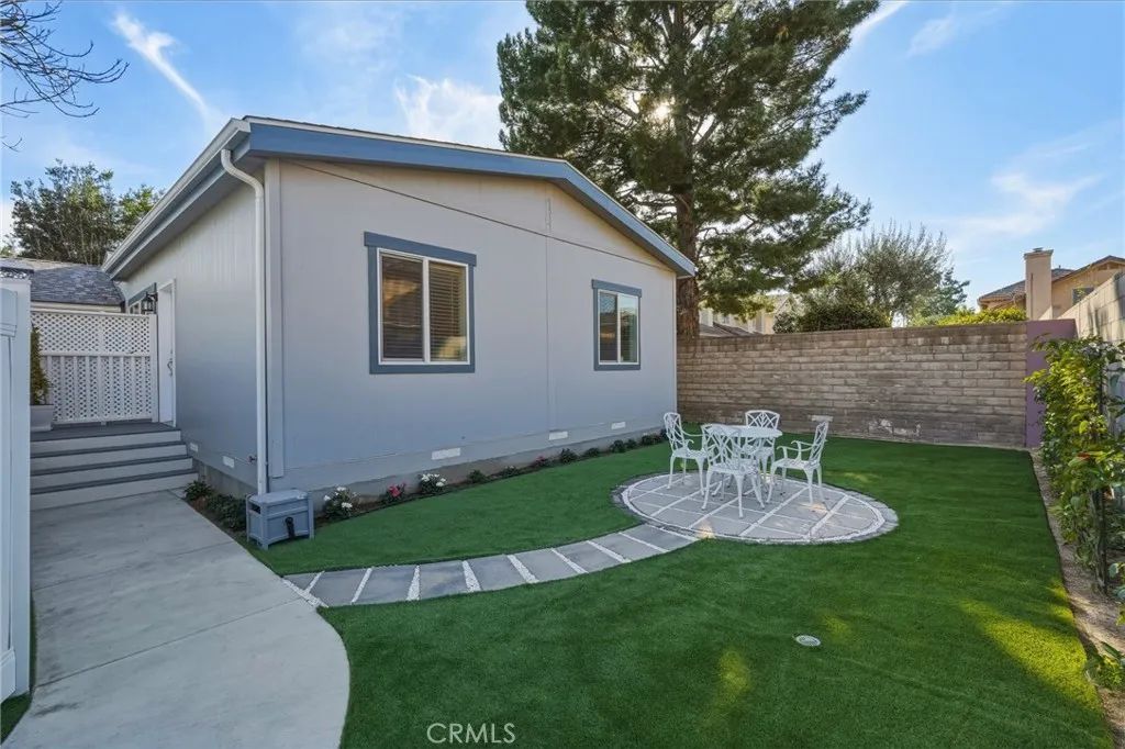 7317 Kelvin Avenue, Winnetka, CA 91306