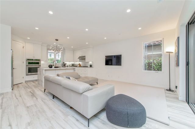 114 Toretta, Irvine, CA 92602
