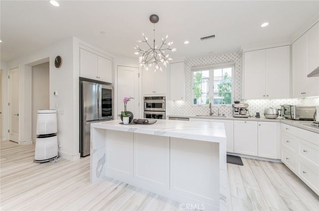 114 Toretta, Irvine, CA 92602