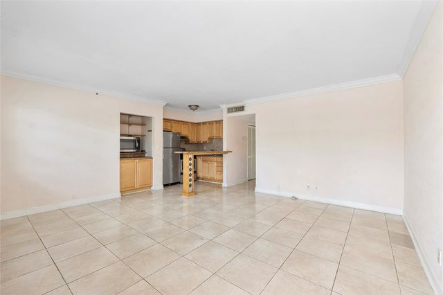 4050 NE 12th Terrace 39-2, Oakland Park, FL 33334