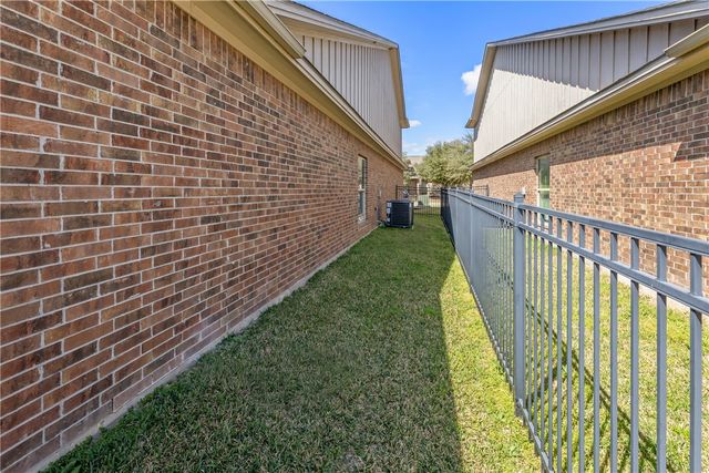 3629 Kenyon Drive, College Station, TX 77845