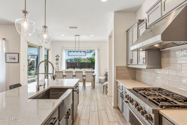 2819 E LOS GATOS Drive, Phoenix, AZ 85050