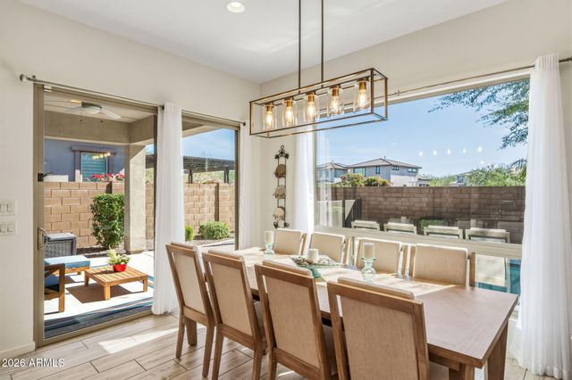 2819 E LOS GATOS Drive, Phoenix, AZ 85050