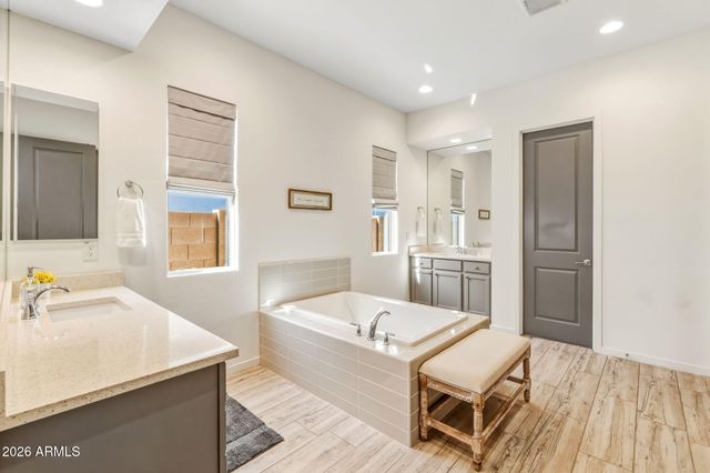 2819 E LOS GATOS Drive, Phoenix, AZ 85050