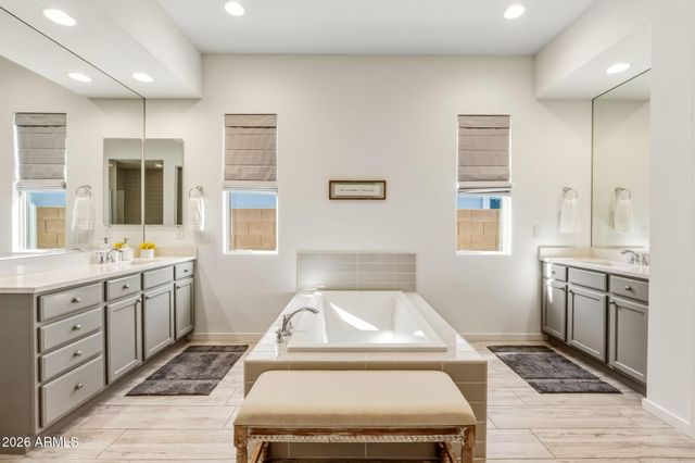 2819 E LOS GATOS Drive, Phoenix, AZ 85050