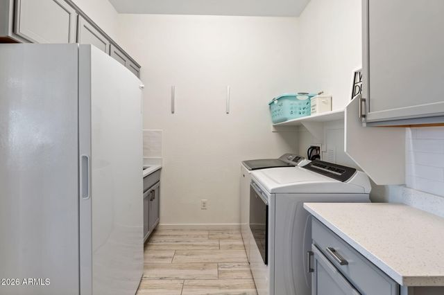 2819 E LOS GATOS Drive, Phoenix, AZ 85050