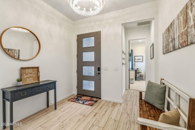 2819 E LOS GATOS Drive, Phoenix, AZ 85050