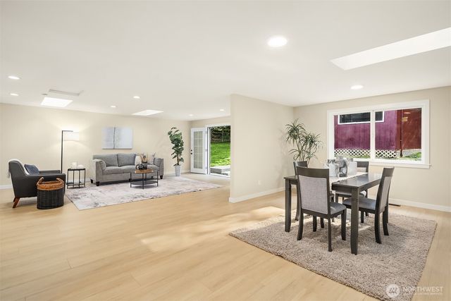 5702 218th Street SE, Woodinville, WA 98072