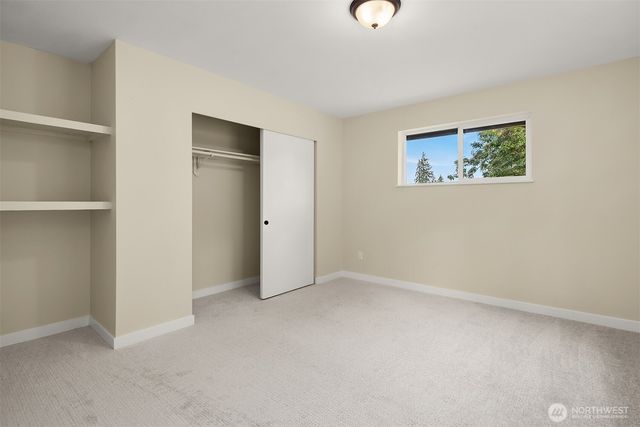5702 218th Street SE, Woodinville, WA 98072