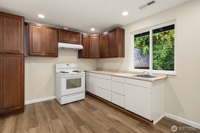 5702 218th Street SE, Woodinville, WA 98072
