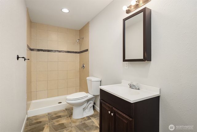 5702 218th Street SE, Woodinville, WA 98072