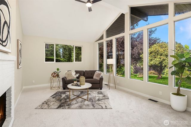 5702 218th Street SE, Woodinville, WA 98072