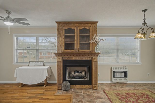 100 COLE AVE, Munford, TN 38058