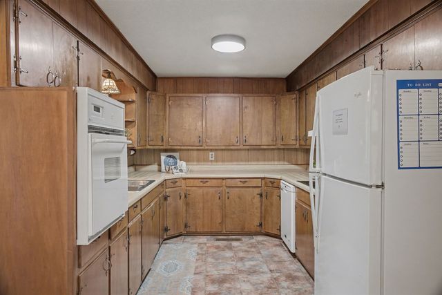 100 COLE AVE, Munford, TN 38058