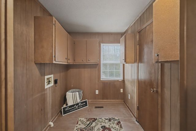 100 COLE AVE, Munford, TN 38058