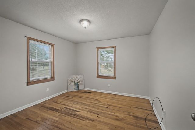 100 COLE AVE, Munford, TN 38058